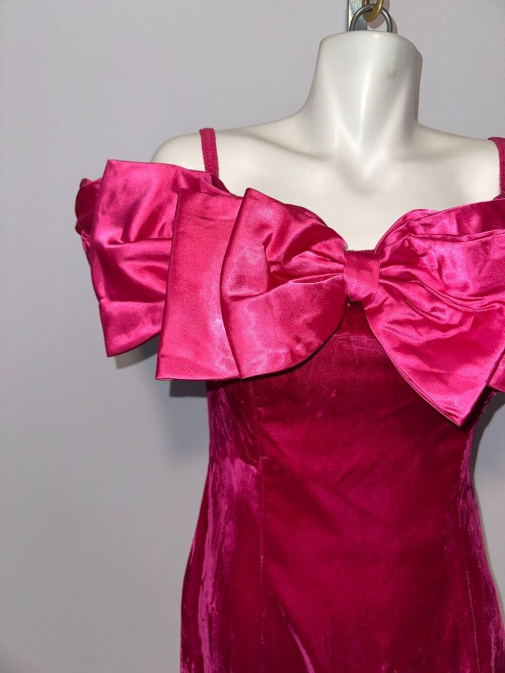 Vintage 1980s Roberta Hot Pink Velvet Satin Giant Bow Prom Party Dress Size 7/8 - Picture 4 of 6